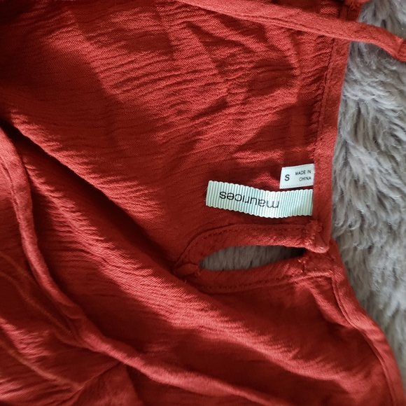 💖💖 NWOT Maurices cold shoulder top with cinched-waist - Picture 5 of 6